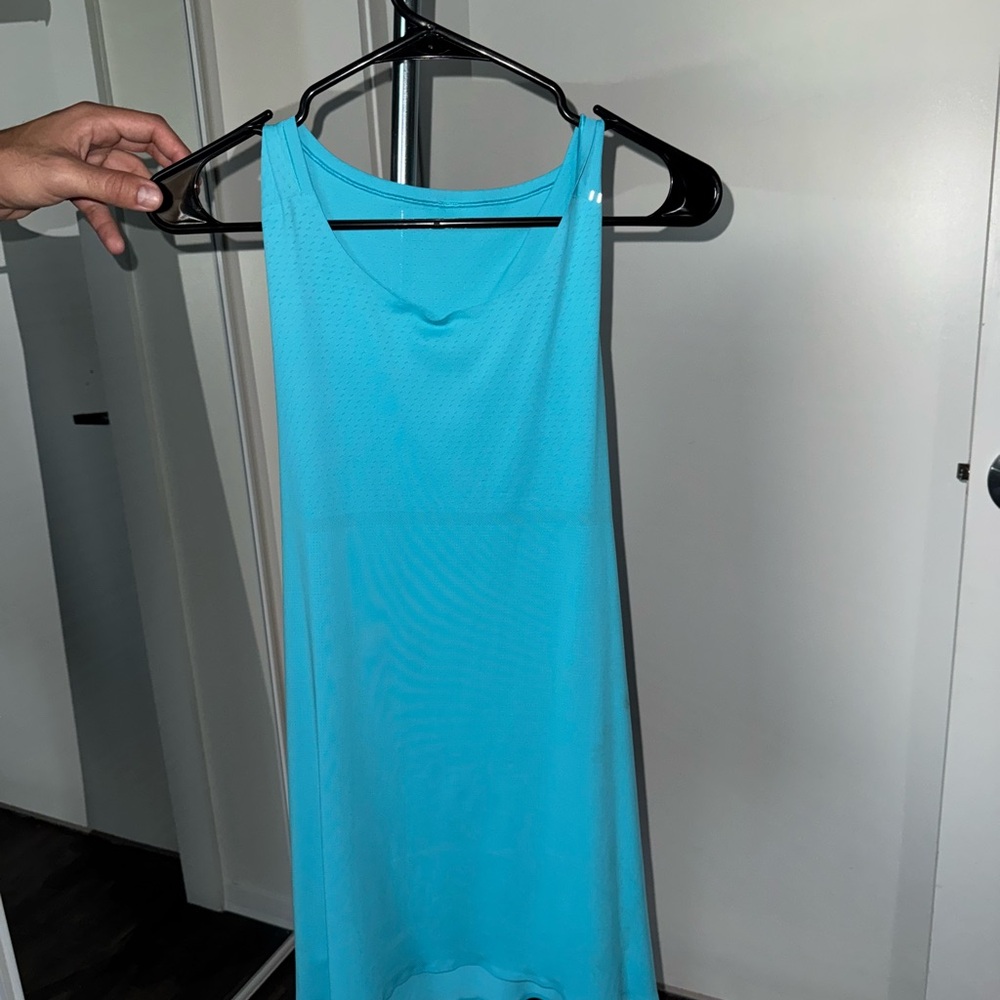 Lululemon reflective tank